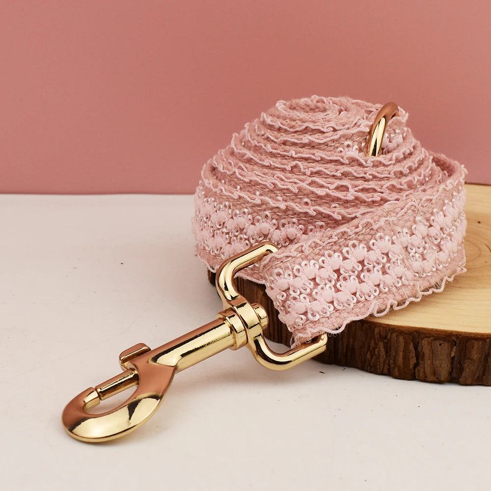 Set de Collar y Arnés de Encaje Rosa Personalizable