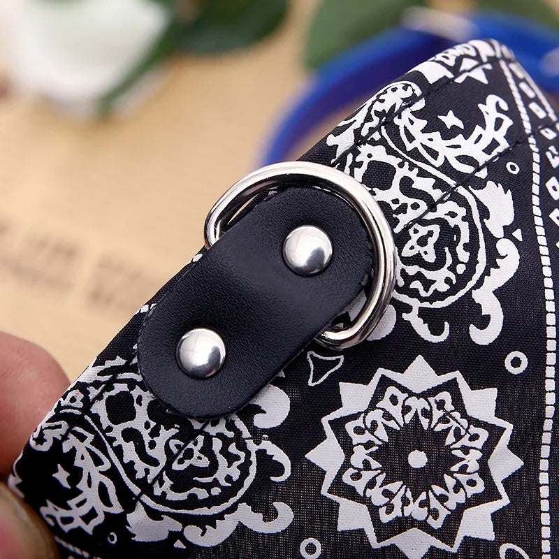 Collar Ajustable con Pañuelo para Perros y Gatos