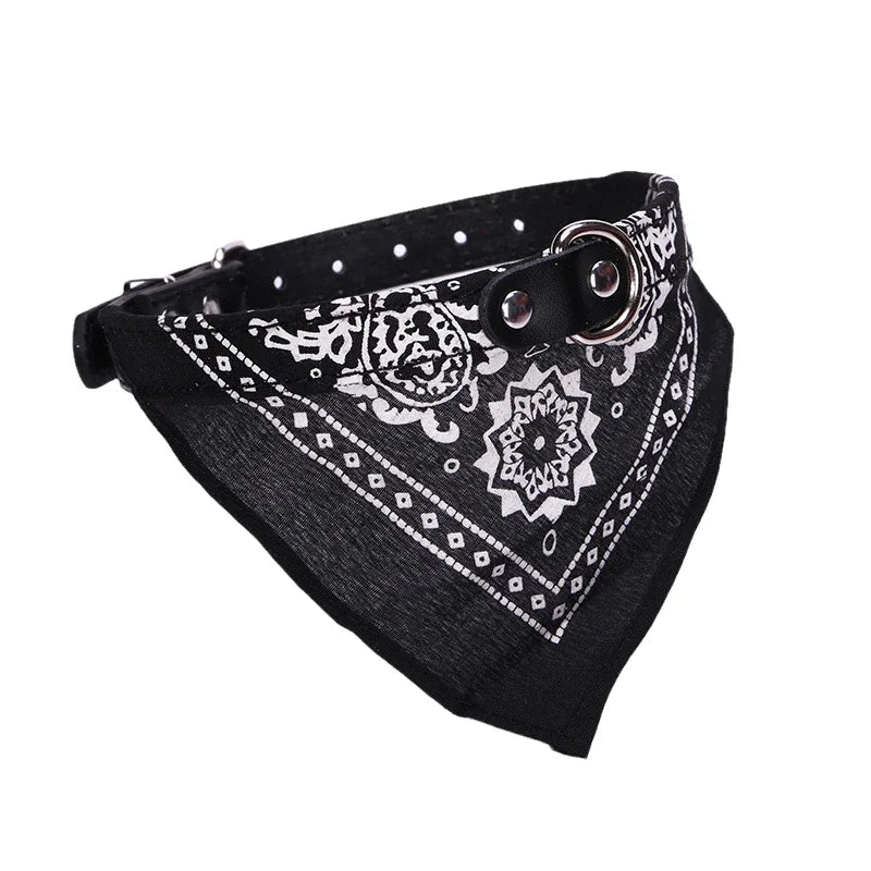 Collar Ajustable con Pañuelo para Perros y Gatos