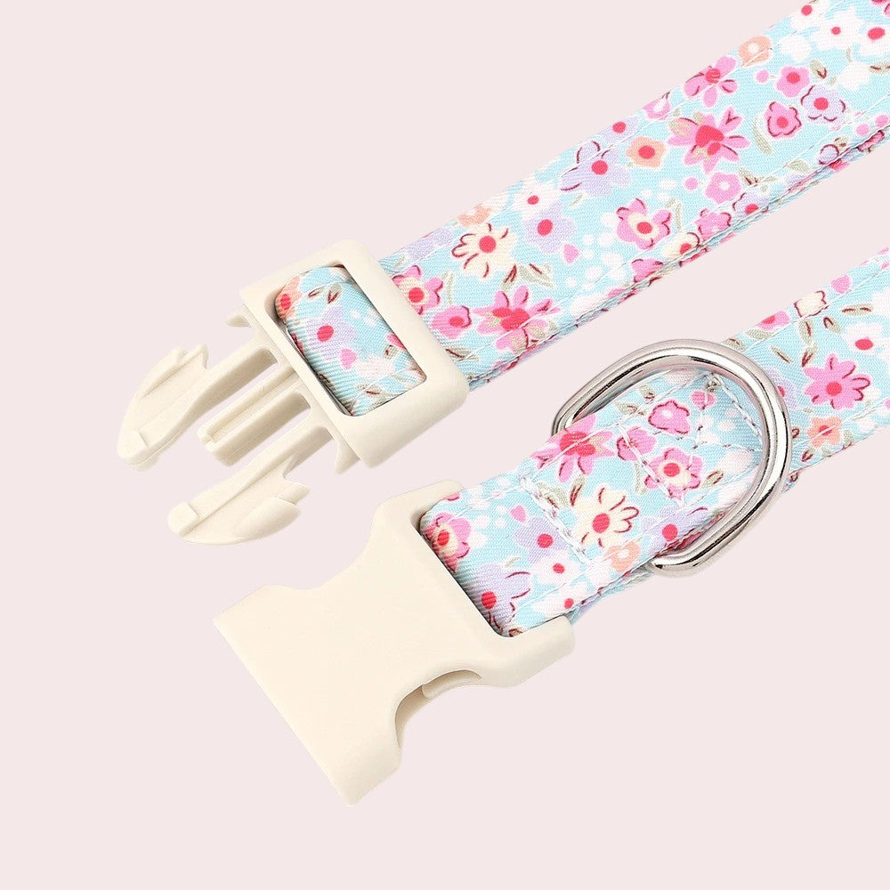 Collar Flores Azul para Perros – Estilo y Comodidad